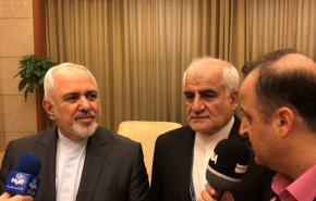 ادامه رایزنی وزیر خارجه با اعضای برجام و شرکای تهران/ ظریف در فرودگاه پکن: جامعه جهانی برای حفظ برجام باید به اقدام عملی مبادرت کند