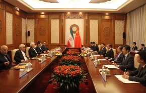 وزیر خارجه چین: از حقوق مشروع ایران دفاع می‌کنیم