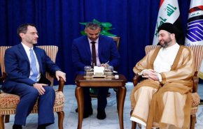 حکیم در دیدار کاردار آمریکا در بغداد: عراق می تواند میانجی تهران و واشنگتن باشد