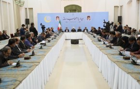 قطعاً پیروز میدان مبارزه با آمریکا هستیم/ از رنج و مشکلات مردم خبر دارم/ وحدت فکر و اعتماد به یکدیگر از ملزومات اصلی پیروزی در جنگ اقتصادی آمریکا علیه ایران اسلامی است