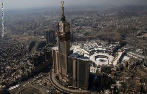 حساب إسرائيلي ينشر صورة لمكة والمدينة بمكتبة إسرائيلية
