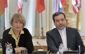 رایزنی‌ اشمید و عراقچی در تهران
