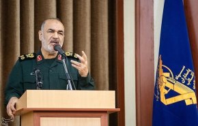قدردانی سرلشکر سلامی از نیروهای هوافضا و دریایی سپاه در پی انهدام و کشف بقایای پهپاد متجاوز آمریکایی
