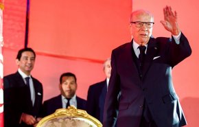 السبسي يدعو للانتخابات ويعلن حالة الطوارئ