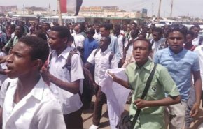 سودان؛ تظاهرات دانشجویان برای درخواست تحویل قدرت به غیرنظامیان 
