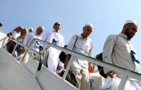 قوافل الحجاج الايرانيين تبدا اليوم العودة الى البلاد