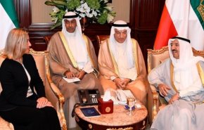 دیدار موگرینی با امیر کویت 
