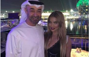 بن زاید و بن سلمان در کلوپ شبانه در میان دختران نیمه برهنه! + فیلم