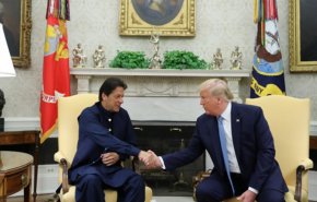 عمران خان يُبدي إستعداده للقاء طالبان               