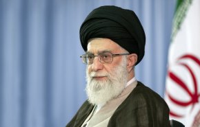 رهبرانقلاب: کم ندیدیم افرادی که چشمشان به پول خورد و از این رو به آن رو شدند!