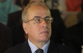 شاهد... انهيار رئيس فريق الوساطة الجزائرية في أول لقائه مع الصحفيين