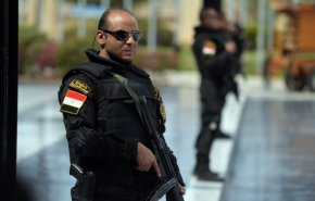 شكَّ في سلوك ابنتيه فذبحهما!