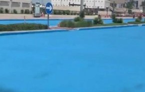 شاهد... لهذا السبب قطر تطلي شوارعها باللون الأزرق