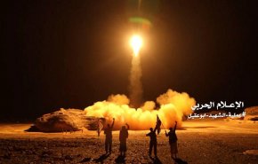 موشک‌باران مواضع مزدوران سعودی توسط رزمندگان یمنی
