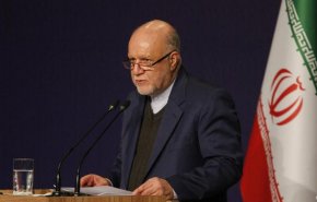 زنگنه: اجازه نفوذ به اطلاعات نفتی را نخواهم داد/ سه روزه تولید نفت را به حداکثر می‌رسانیم
