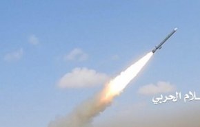 مقر فرماندهی شبه‌نظامیان سعودی در مرز یمن موشک‌باران شد