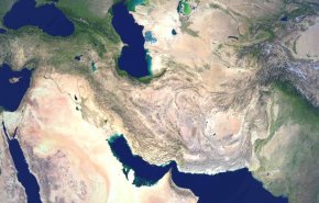 بالفيديو .. ظاهرة غريبة جدا في خليج عُمان !