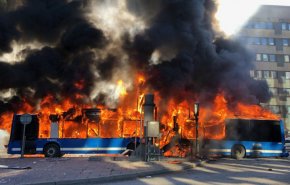 فجروا عبوة ناسفة وقتلوا 14 مدنيا وعبروا عن اسفهم لذلك