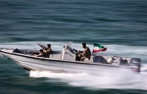 ضبط سفينة متجهة للامارات تهرب الديزل الايراني