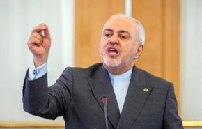 ظریف: ایران مقابل فشارهای اقتصادی آمریکا تسلیم نمی‌شود