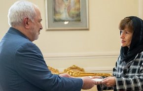 سفیر جدید استرالیا رونوشت استوارنامه خود را تقدیم ظریف کرد
