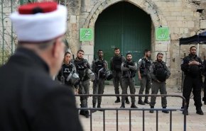 الاحتلال يفرج عن محافظ القدس وأمين سر فتح بكفالة باهظة