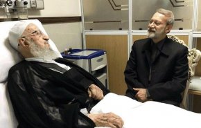 عیادت لاریجانی از آیت الله مکارم شیرازی 
