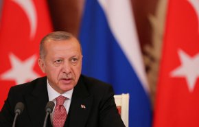 بالصورة.. أردوغان يشكو مجلة فرنسية أساءت لشخصه