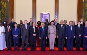 السيسى لشخصيات دولية: يجب التكاتف لمواجهة المخاطر المشتركة
