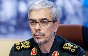 سرلشکر باقری از مرکز بهینه‌سازی و نوسازی شهید زرهرن بازدید کرد
