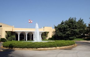 وفد من الناجحين بالخدمة المدنية على طريق القصر الجمهوري بلقاء عون