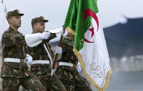 الجيش الجزائري يؤكد اتخاذ كافة الإجراءات لتأمين الانتخابات

