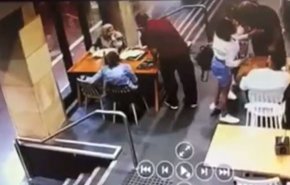 بالفيديو.. اعتداء وحشي على محجبة حامل في أستراليا