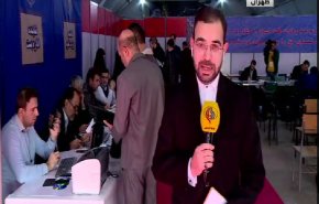 'العالم' تواكب تسجيل أسماء المرشحين لانتخابات ايران البرلمانية