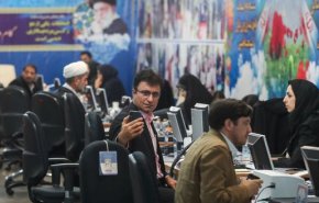 ۱۳۸۹۶ نفر در سراسر کشور ثبت نام کردند/ چهره‌هایی که امروز برای ثبت‌نام آمدند