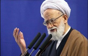 دنیای استکبار برای فرهنگ و سیاست ملت ایران برنامه‌ریزی کرده است/ مسئولان با قاچاق مقابله کنند