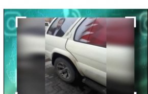 شاهد... ماذا يفعل صدام حسين الى جانب ملك البحرين؟