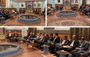 دیدار فعالان اقتصادی مقیم عمان با ظریف