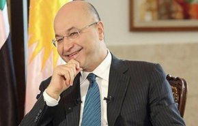 شاهد.. برهم صالح يشعل مواقع التواصل 
