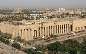 خروج شماری از کارکنان سفارت آمریکا از بغداد پس از بمباران خاک عراق/ سفارت آمریکا در بغداد سطح هشدار را در این سفارتخانه بالا برد