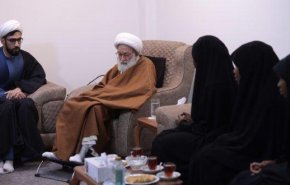 دیدار آیت الله عیسی قاسم با خانواده شیخ ابراهیم زکزاکی
