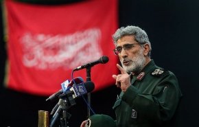 سردار قاآنی در مراسم تشییع پیکر سپهبد سلیمانی در مشهد سخنرانی می‌کند