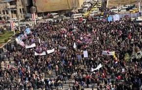 تجلیل مردم «حلب» از شهید سلیمانی/ آتش زدن پرچم آمریکا + ویدئو 
