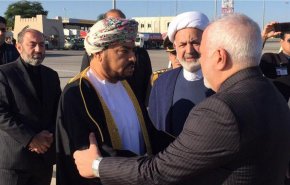 ظریف برای شرکت در مراسم سلطان قابوس وارد مسقط شد