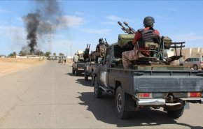 شاهد... قوات حفتر تعلن إسقاط طائرة تركية مسيرة تحمل عددا من قذائف الهاون