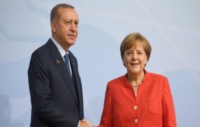 گفت‌وگوی تلفنی اردوغان و مرکل در مورد لیبی