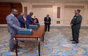 السودان.. 3 وزراء دولة يؤدون القسم وسط اتهامات بـ