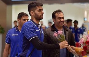 استقبال باشگاه الریان از کاروان تیم استقلال در شهر دوحه قطر+ تصاویر