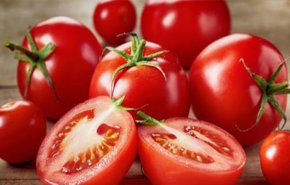 مواد غذائية لا ينصح بتناولها مع الطماطم
