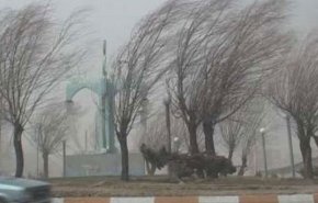 خسارت ۱۱۰ واحد مسکونی و تجاری به خاطر تندباد